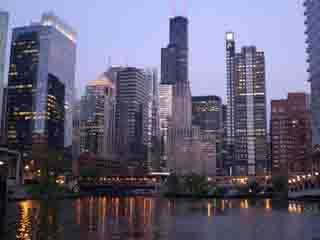  芝加哥:  伊利诺伊州:  美国:  
 
 芝加哥河